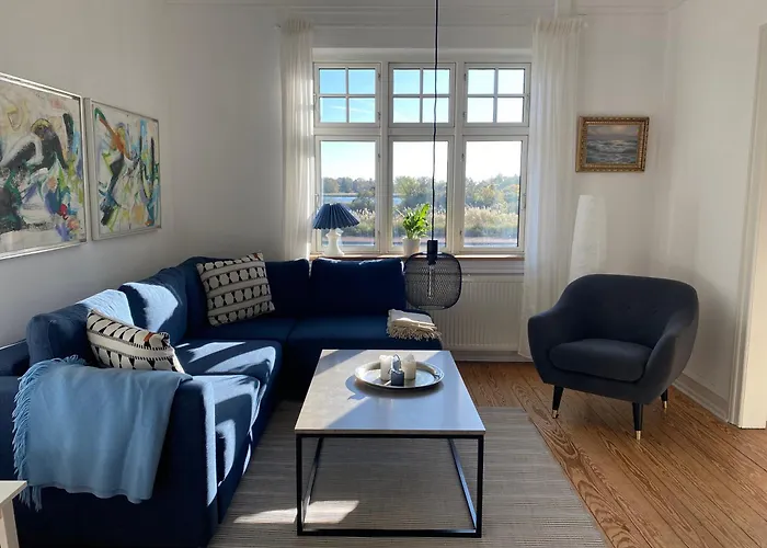 In The Center With Seaview Дом отдыха