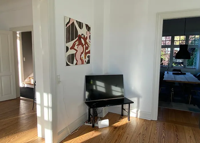 In The Center With Seaview * Наксков