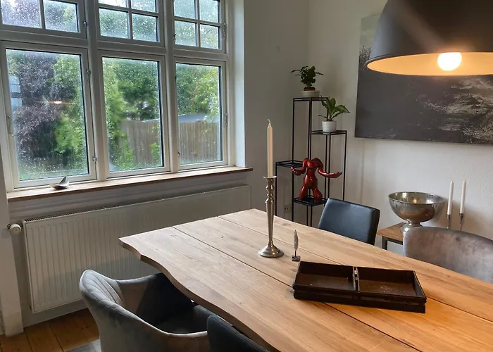 In The Center With Seaview * Наксков