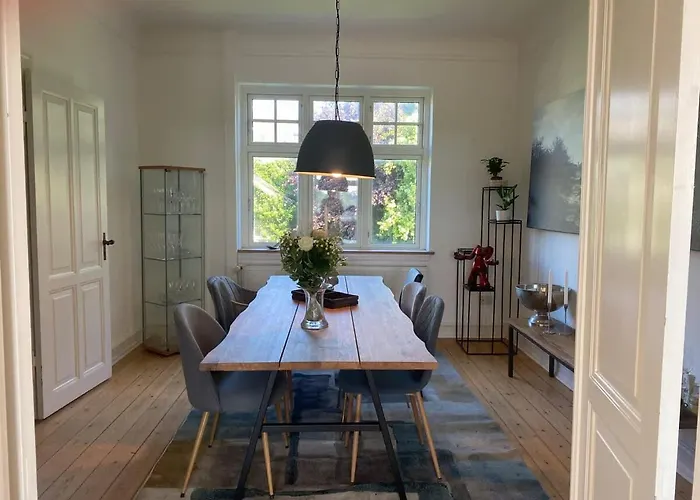 In The Center With Seaview